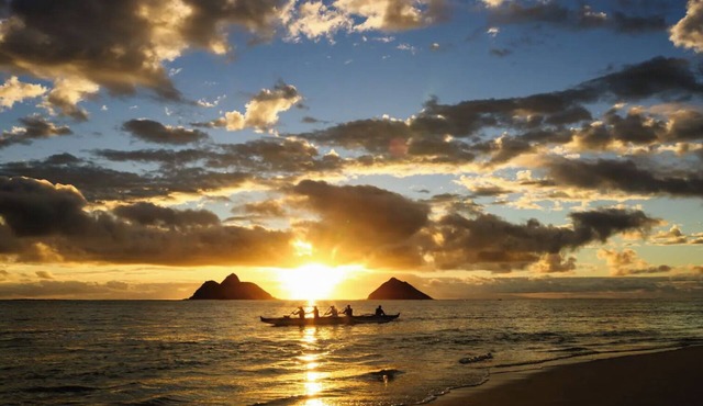 Luxurious Kailua Mansion 2 min from the Beach - 6000 square feet