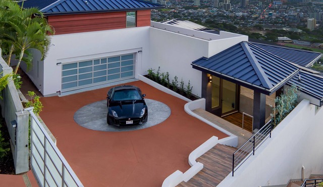 Luxury Estate with Panoramic Honolulu views. Steam room, Sauna, Spa, Heated Pool