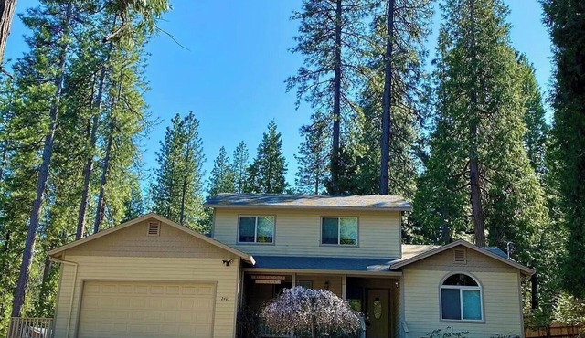 Luxury Home in Blue Lake Springs, Close to Bear Valley and Giant Sequoia Trees