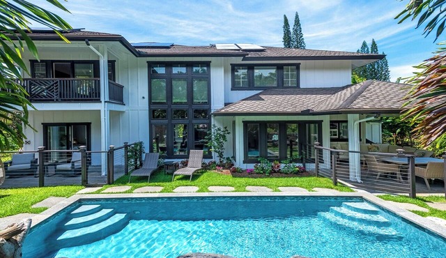 Luxury Home w/AC, Theater Room, Pool & Sourround sound throughout the house