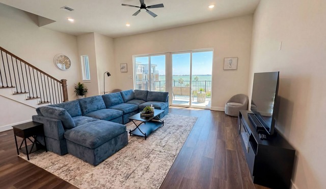 Luxury Lakeview Townhome 3BR/3BA Near NASA, Kemah & Seabrook