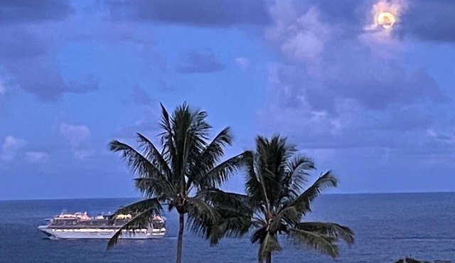 Magic Skies Top Flr Ocean View Under the Sea Room
