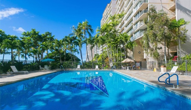 Makaha Valley One Bedroom Condo Ocean & Mountains Views, walk to the Beach