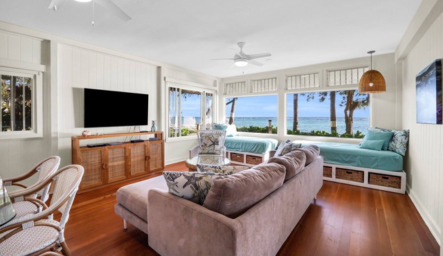 Makapu’u Hale, Literally oceanfront! VIEWS! A/C, 2 bedroom/2 bath