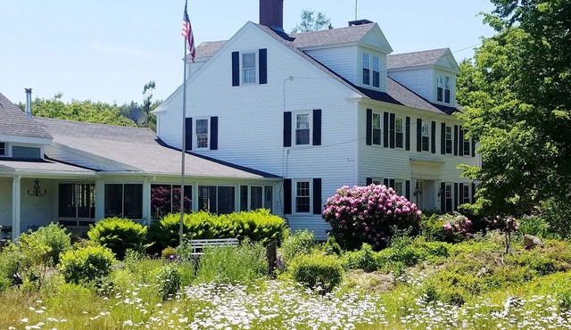 Manor House on Conary Cove: Literally Surrounded by Water!
