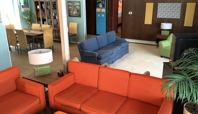MCM Hilltop Hideaway with a River View. Near Saugatuck. Family & Pet Friendly!
