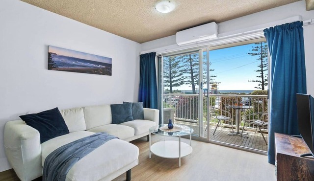 Mermaid Beachfront Retreat Moments from Top Dining