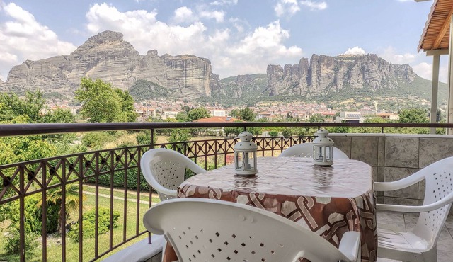 Meteora's Secret Garden House 1