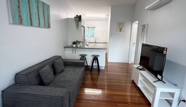 Modern 2BR in Highgate Hill near Brisbane CBD
