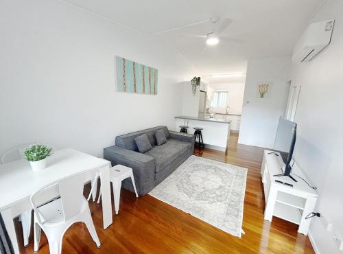 Modern 2BR in Highgate Hill near Brisbane CBD