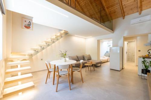 Neilis - Modern Retreat in Central Kalamata