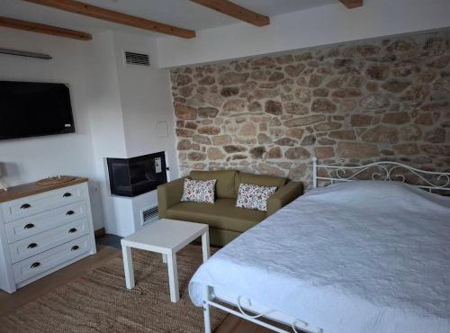 Nevoliani stone house