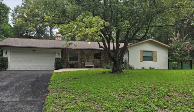 New listing Pet friendly home with Rainbow River access via private comm. park