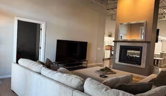 New York Style 2-bedroom condo in charming Downtown Yakima