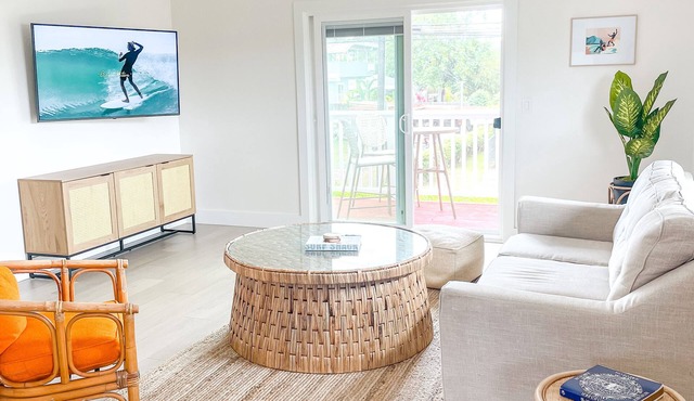 Ocean View Haleiwa Home - EPIC location steps from beach and downtown
