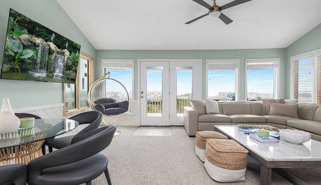Oceanfront, Pool, GolfCart, & Free EV Charger!