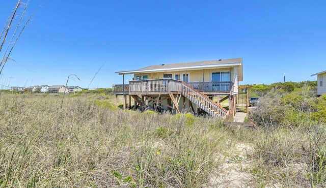 Palermo: Classic Oceanfront Cottage in Quiet Caswell Beach