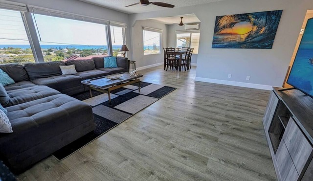 Panoramic ViewHouse Only 2-Min Drive To Beach!