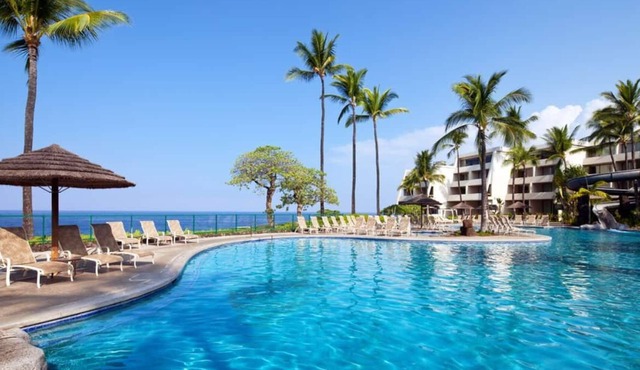 Perfect Choice For Your Next Hawaiian Getaway! 2 Pools, Game Room, Watersports!