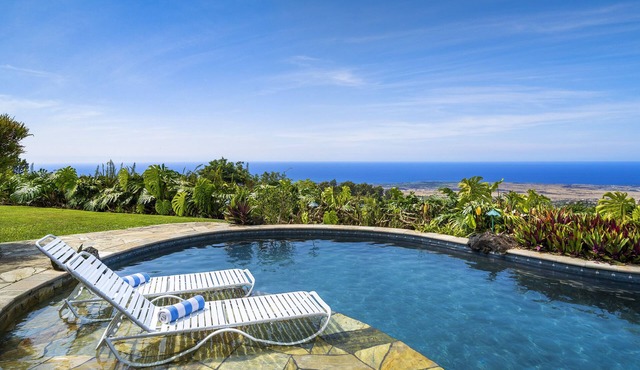 Piko Nani: Luxurious Oceanview Getaway w/Private Pool & Spa and Serene Lanai