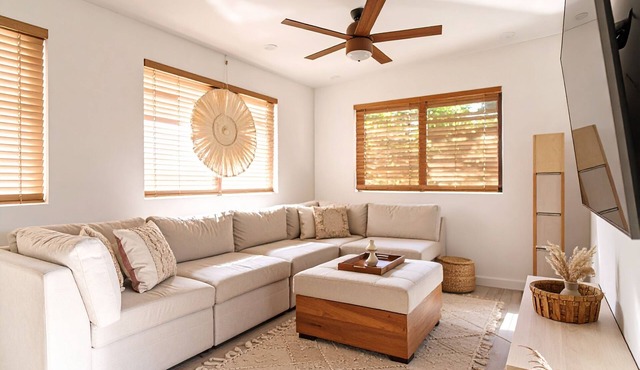 "Pineapple Perch" | Fully Renovated | A/C in Every Room