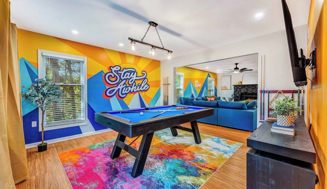 Pocono Dream House! Heated Pool, Fire Pit, Bowling, Mini Golf!
