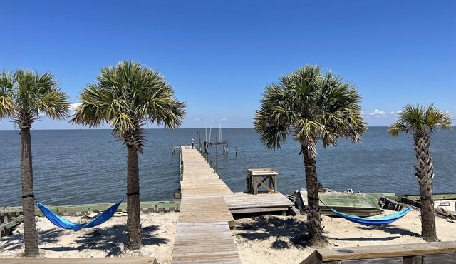 Pool ,Bay Front ,Pet Friendly,150' Fishing Pier,4 Bed 3 bath