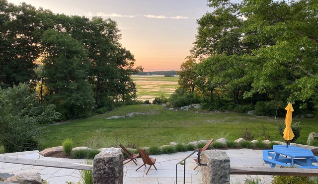 PREMIUM PROPERTY - Private 2-Acre Retreat - MODERN 4 Bedrooms - See Video Tour