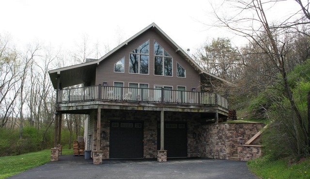 Private A Frame on 19 Acres+Hot Tub+Family Friendly+98inTV