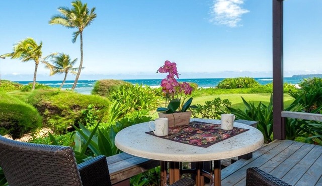 Private and Romantic Seaside Retreat - Just Twelve Steps to the Beach!