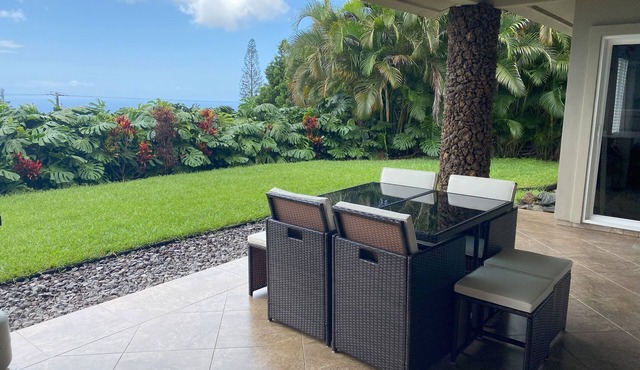 Private & Beautiful home on 1 acre close to airport, beach, & Kailua-Kona town