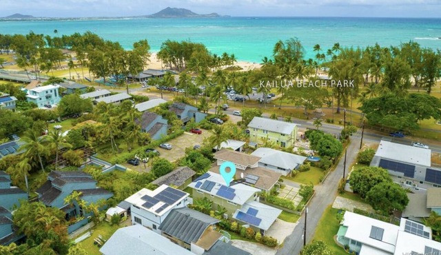 Private Cottage Steps to Kailua Beach! Air-conditioning, parking & washer/dryer
