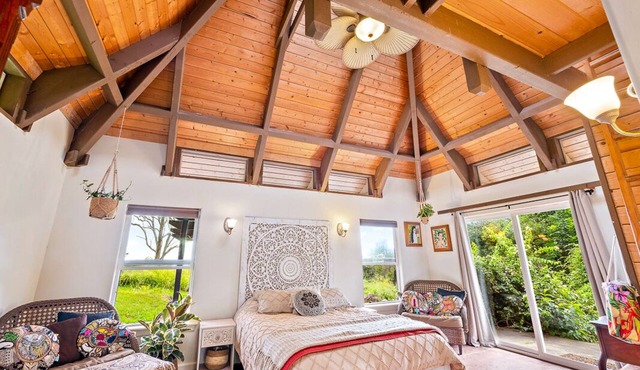 RED Writer’s Cottage TA-038-749-9520-01