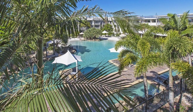 Resort & Spa 6316 withTropical Pool Views - 230m to Beach