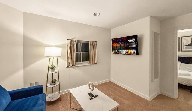 Rittenhouse 1BD, Sleeps 4, Walk to Square & Shops