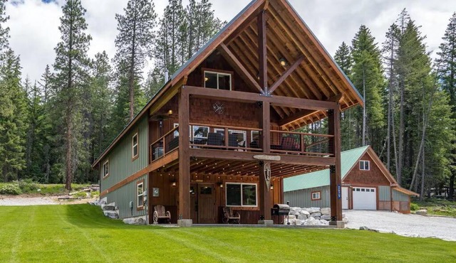 River's Bend Lodge - Hot Tub, Fire Pit, Games & Ski