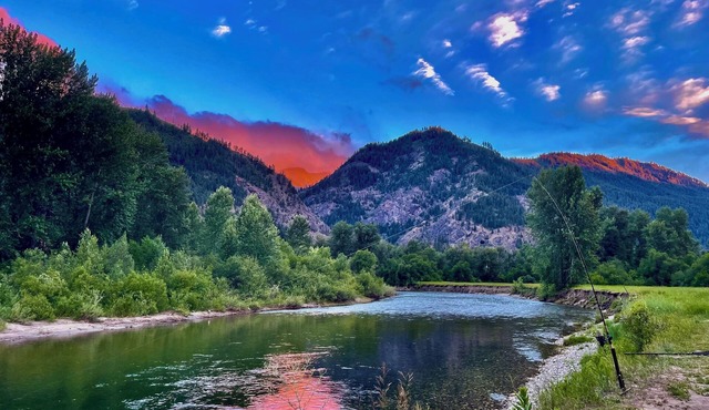 Riverdance Lodge: Best Family and Friends private Icicle River Fun Getaway!