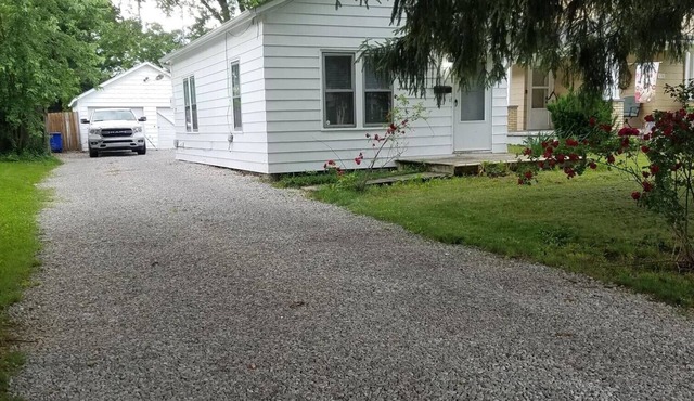 Roomy 1 Bdrm House-Hi-Speed Internet-Great for Cple/Sml Family-Easy to Get About