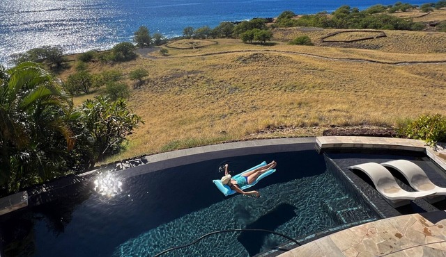 "Sea World" at Your Feet + Casual Elegance + Absolute Privacy = Whales Play
