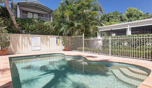 Seashells, 2,21-23 Magnus Street -Unit with Air con, complex lift and pool, close to town