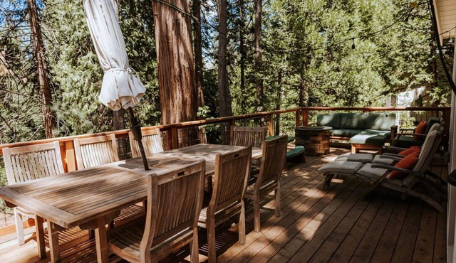 sleepy bear cabin with AC/private lake in peaceful Arnold