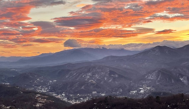 Smoky Mountain Dreaming-Best Views in Gatlinburg!