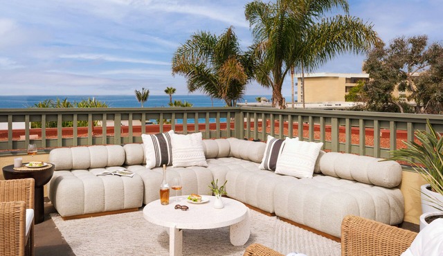 Sonder La Ensenada | Double Queen Room w/Courtyard View