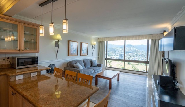 Special Rate.Charming 1BD With Ko'olau Mountain Range View!