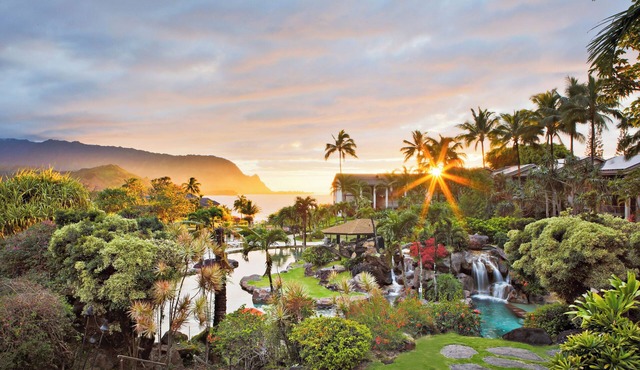 Stay in Style in Princeville! 4 Relaxing Units, Swimming Pool, Full Kitchen!