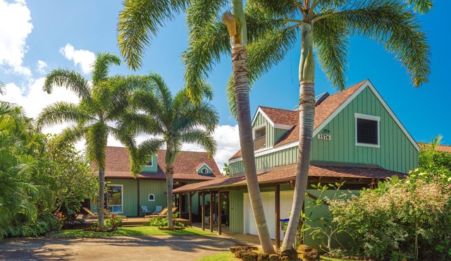 Stunning Tri-level Villa - Outdoor Lava Rock Shower w/Lanai