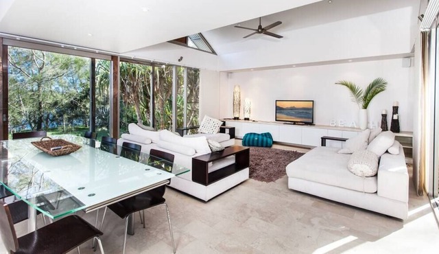 Stylish and space with beach access