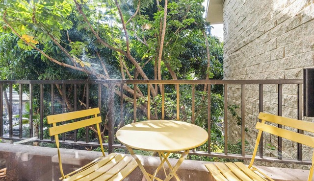 Summer Deal Kona Beach Vacation Condo with Pool Patio and Ocean Access