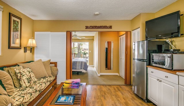 Surfer's Dream Condo w/Full Kitchen - Free Wifi, Sleeps 4