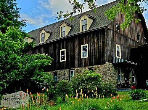 The Cortina Inn